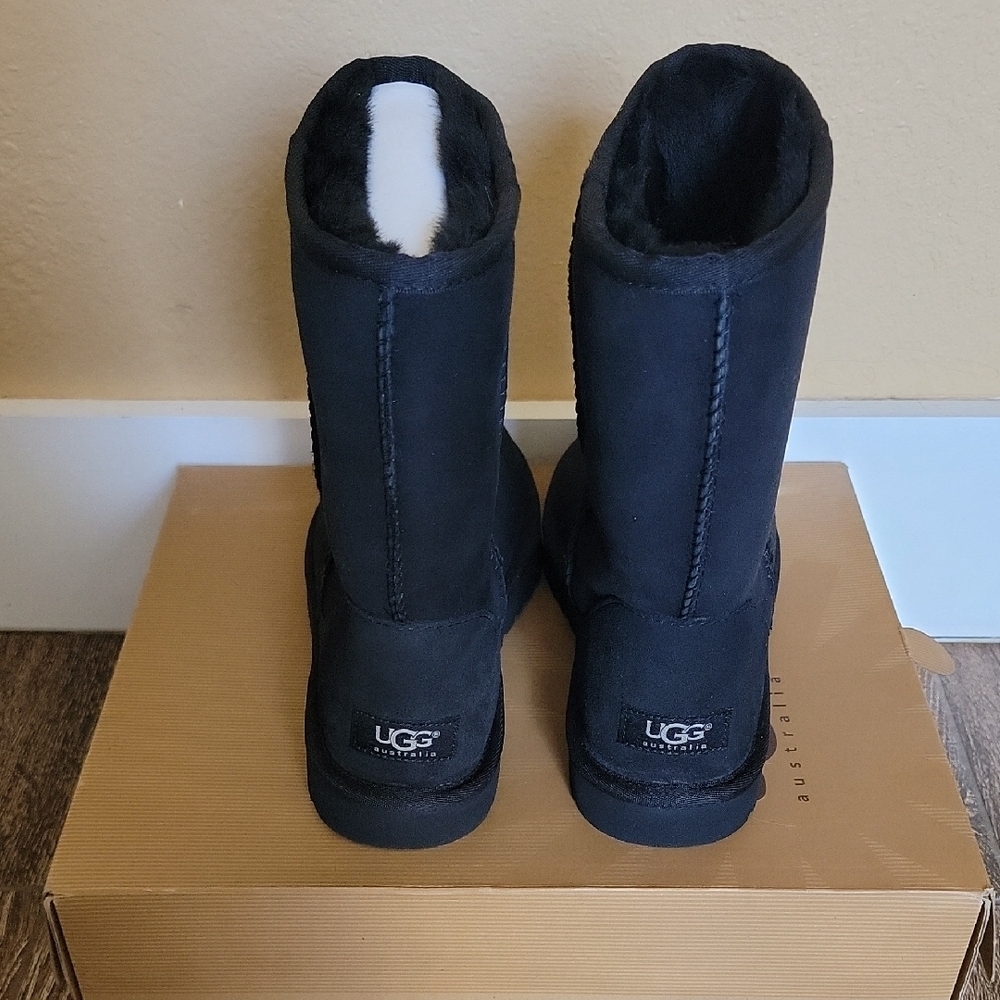 UGG Classic Black Winter Boots - Picture 4 of 16